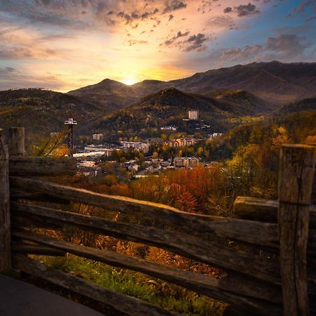 Ober Hideaway, Hot Tub, Wifi, 1089 Free Tickets Each Paid Day, Dollywood And More 개틀린버그 외부 사진