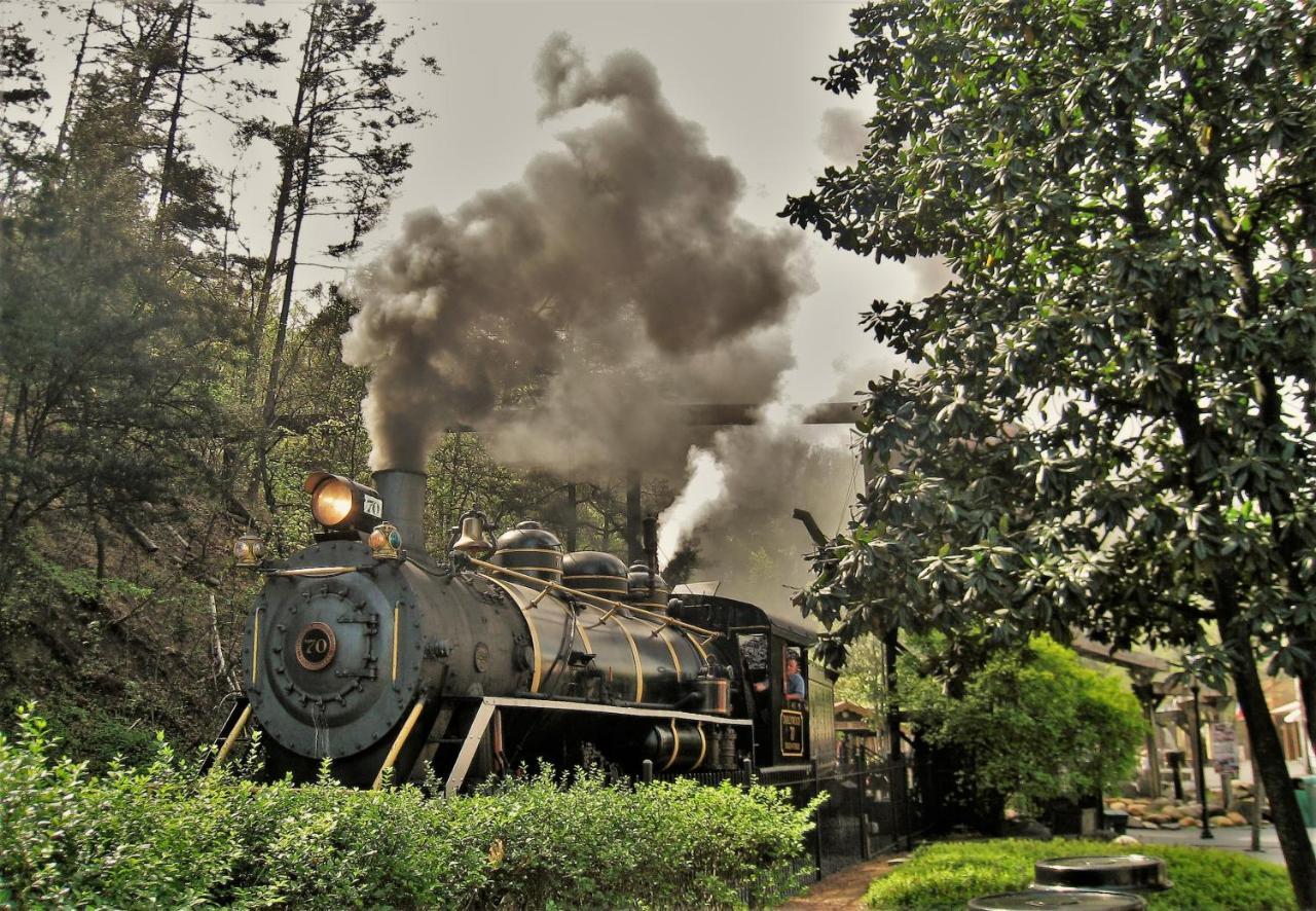 Ober Hideaway, Hot Tub, Wifi, 1089 Free Tickets Each Paid Day, Dollywood And More 개틀린버그 외부 사진