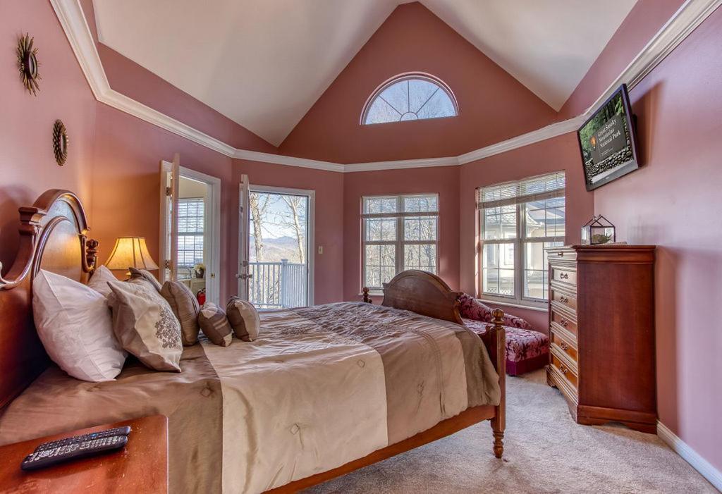 Ober Hideaway, Hot Tub, Wifi, 1089 Free Tickets Each Paid Day, Dollywood And More 개틀린버그 외부 사진