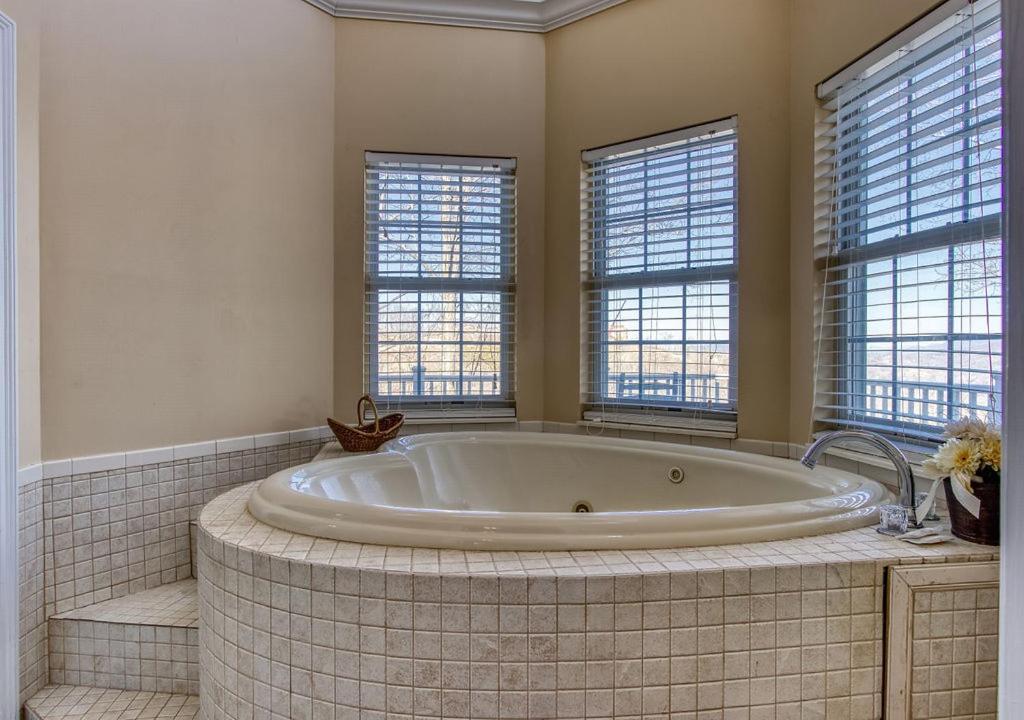 Ober Hideaway, Hot Tub, Wifi, 1089 Free Tickets Each Paid Day, Dollywood And More 개틀린버그 외부 사진